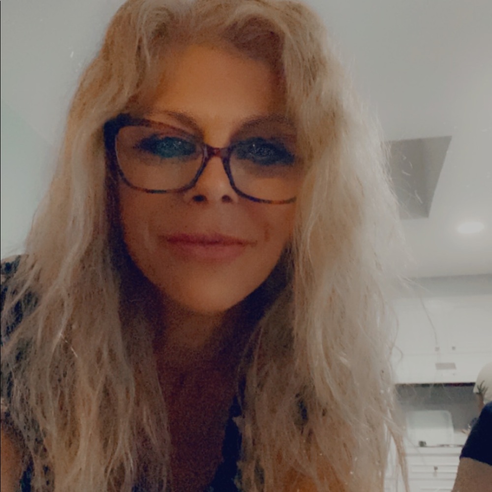 Meet your Posher, Liane